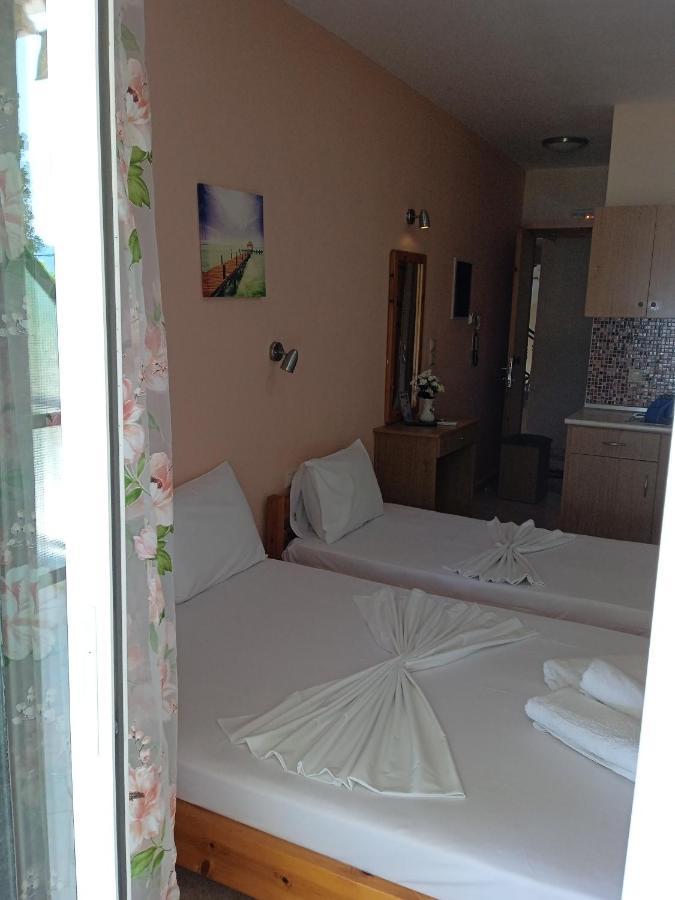 Poseidon Rooms Vrasná Exterior foto